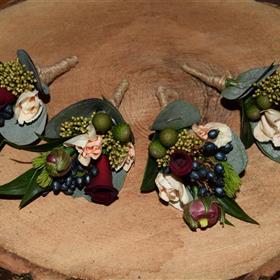 fwthumbbuttonholes 006.jpg